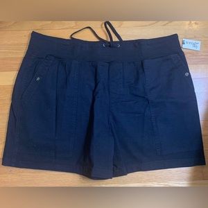 NWT Terra & Sky Black Soot Plus Size Pull On Utility Shorts Size 3X 24W-26W